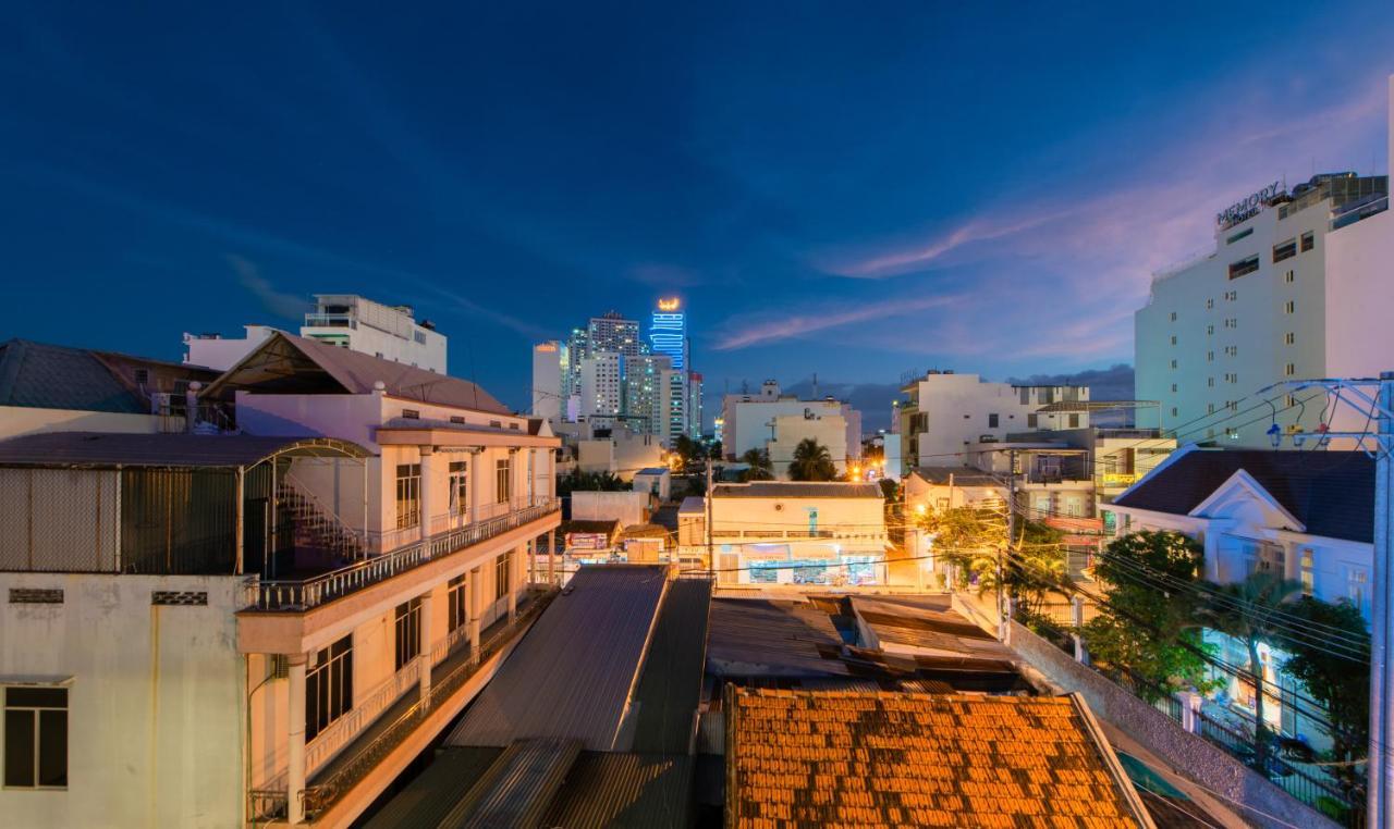 Megi Homestay Nha Trang Exteriör bild
